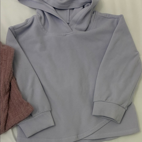 3/4T sweater bundle - Picture 2 of 8